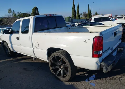 2005 Chevrolet Silverado 1500 Ls z USA, uszkodzony, nr VIN 2GCEC19V451175719